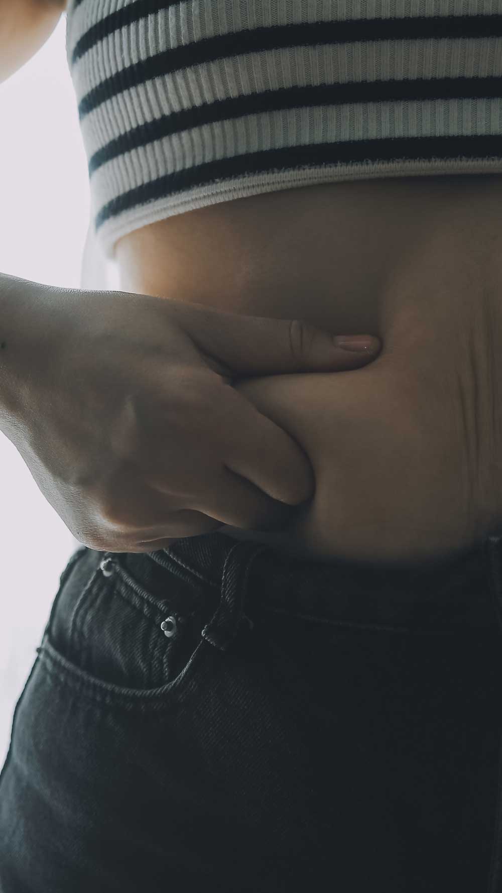 Qu'est-ce qui se cache derrière la graisse abdominale ?